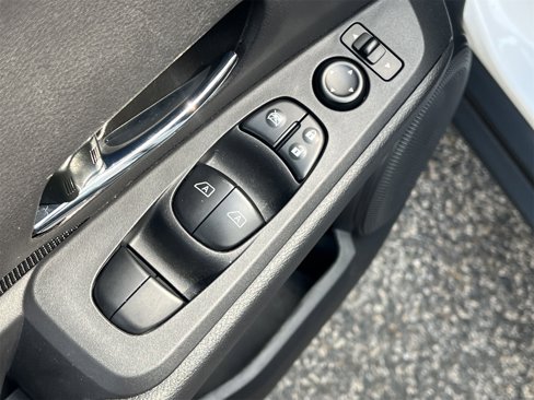 Certified 2024 Nissan Kicks SV image 16