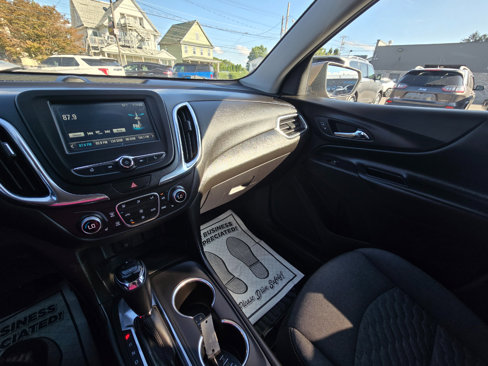 Used 2018 Chevrolet Equinox LT image 10