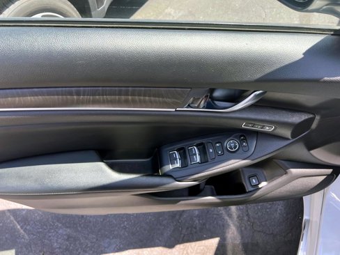 Certified 2018 Honda Accord Touring image 14