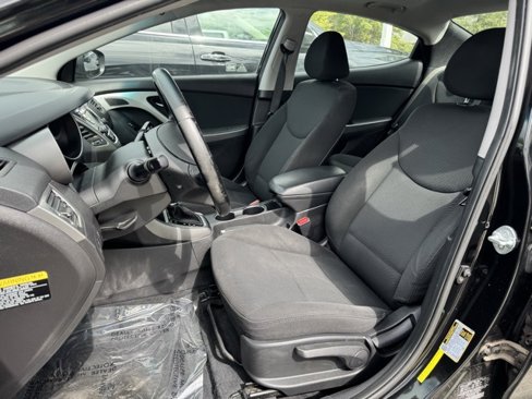 Used 2015 Hyundai Elantra SE w/ Option Group 03 image 9