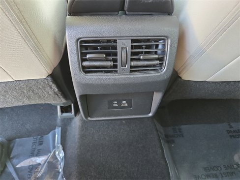 Used 2023 Nissan Rogue SV image 15