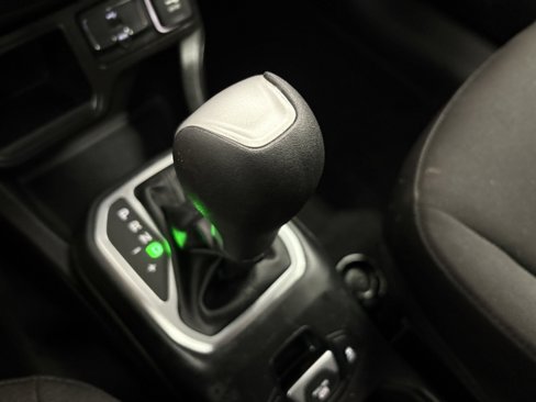 Used 2021 Jeep Renegade Latitude image 19