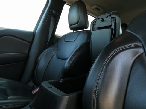 Used 2016 Jeep Cherokee Limited image 34