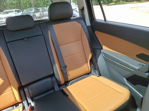 Used 2019 Volkswagen Tiguan SE w/ Panoramic Sunroof Package image 20