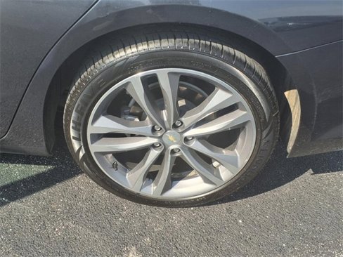 Used 2022 Chevrolet Malibu LT image 21