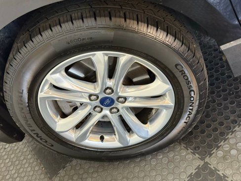 Used 2018 Ford Edge SEL w/ Equipment Group 201A image 9