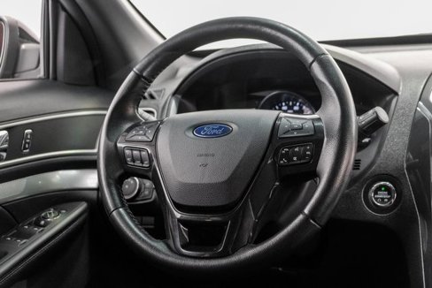 Used 2017 Ford Explorer XLT w/ Equipment Group 201A image 23