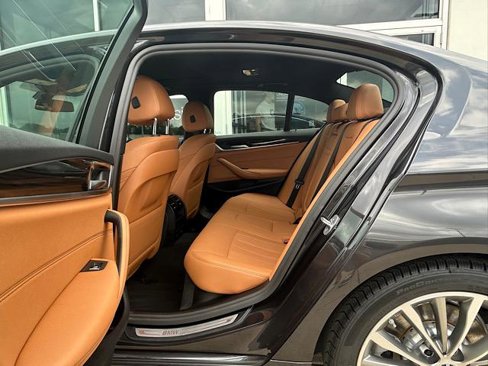 Certified 2022 BMW 530i xDrive w/ Convenience Package image 25