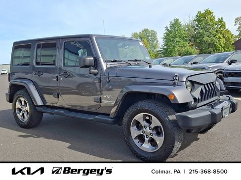 Used 2016 Jeep Wrangler Unlimited Sahara w/ Dual Top Group image 3