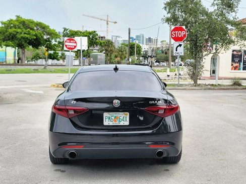 Used 2018 Alfa Romeo Giulia AWD image 6