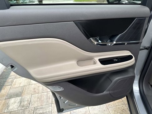 Used 2021 Lincoln Corsair FWD image 17