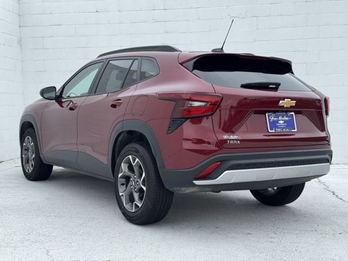 Used 2024 Chevrolet Trax LT image 10
