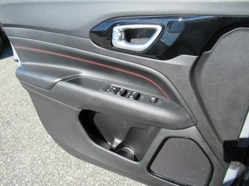 Used 2024 Jeep Compass Trailhawk image 27