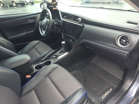 Used 2019 Toyota Corolla XSE image 10