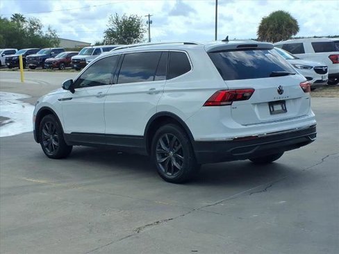 Used 2022 Volkswagen Tiguan SE image 5