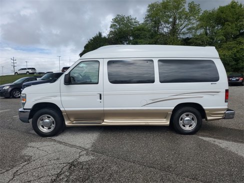 Used 2010 Ford E-150 and Econoline 150 image 7