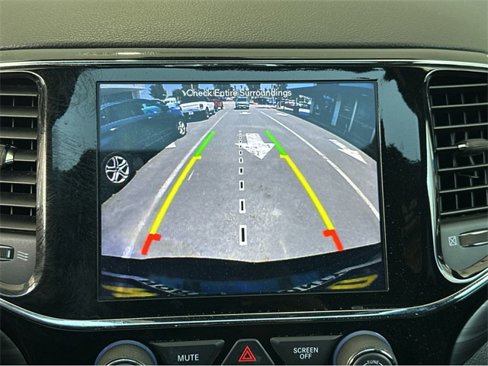 Used 2019 Jeep Grand Cherokee Altitude image 10