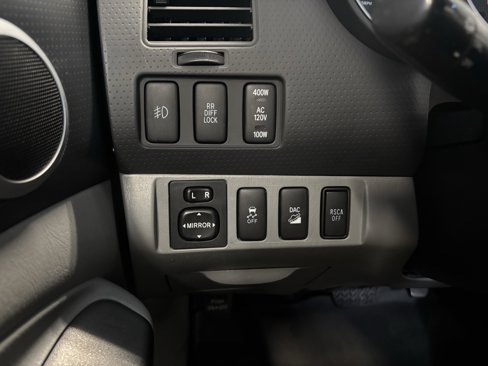 Used 2015 Toyota Tacoma TRD Pro image 23