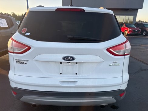 Used 2016 Ford Escape SE w/ Equipment Group 201A image 9