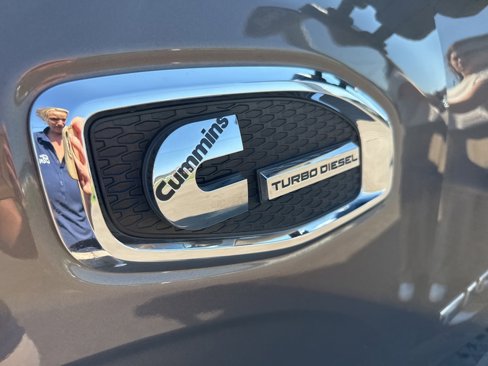 Used 2016 Nissan Titan SV image 10