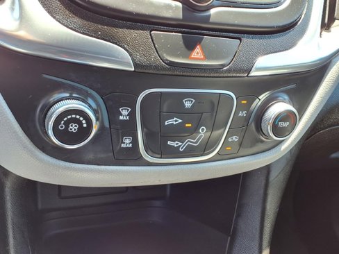 Used 2020 Chevrolet Equinox LS w/ LS Convenience Package image 7