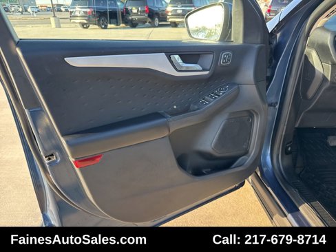 Used 2020 Ford Escape SEL image 2