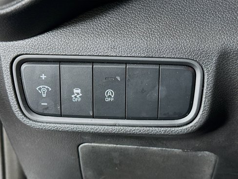 Used 2023 Kia Soul LX w/ LX Technology Package image 17