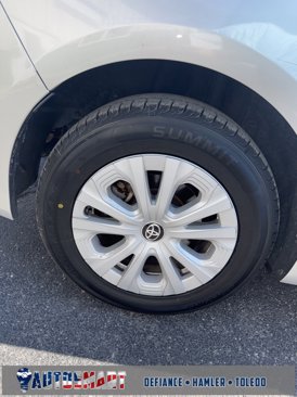 Used 2019 Toyota Prius L Eco image 10