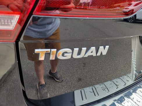 Used 2021 Volkswagen Tiguan S image 9
