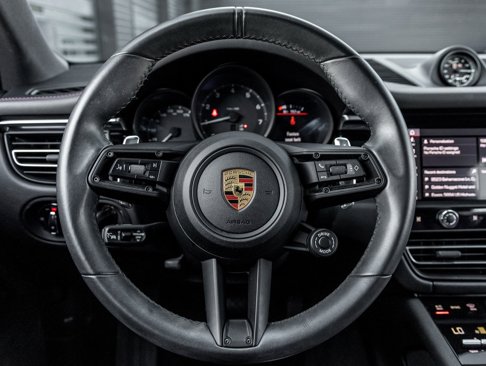 Certified 2023 Porsche Macan image 24