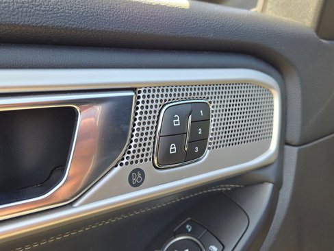 Used 2020 Ford Explorer Limited image 30