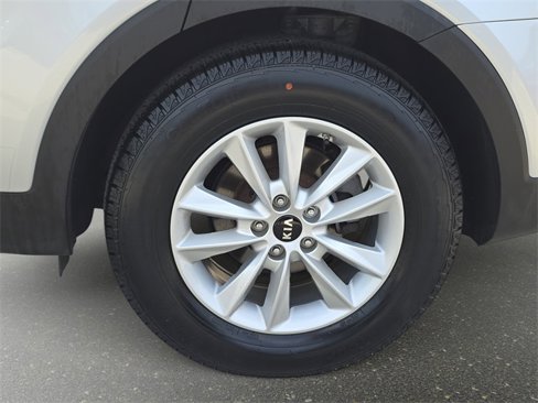 Used 2020 Kia Sorento LX w/ LX I4 Convenience Package image 35