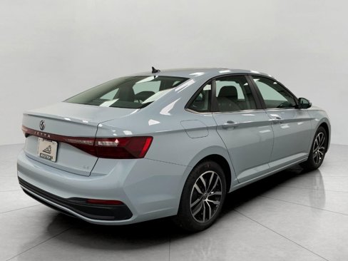 New 2025 Volkswagen Jetta SE image 3