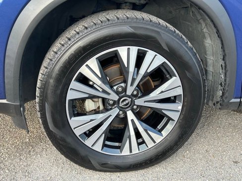 Used 2023 Nissan Rogue SV image 16