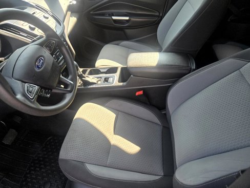 Used 2017 Ford Escape SE image 49
