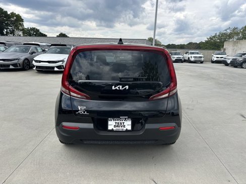 Used 2022 Kia Soul LX image 7
