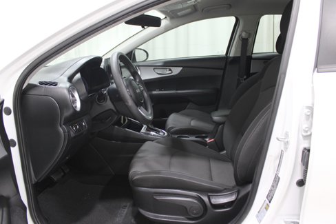 Used 2023 Kia Forte LXS w/ LXS Technology Package image 3