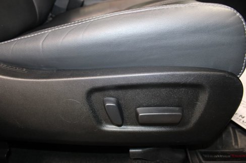 Used 2017 Toyota Highlander SE image 36