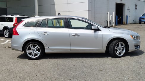 Used 2015 Volvo V60 T5 Premier w/ Convenience Package image 2