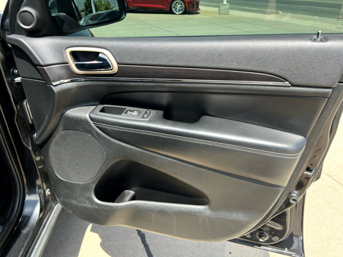Used 2014 Jeep Grand Cherokee Limited image 16