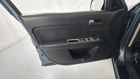 Used 2011 Ford Fusion SEL w/ 302A Rapid Spec Order Code image 16