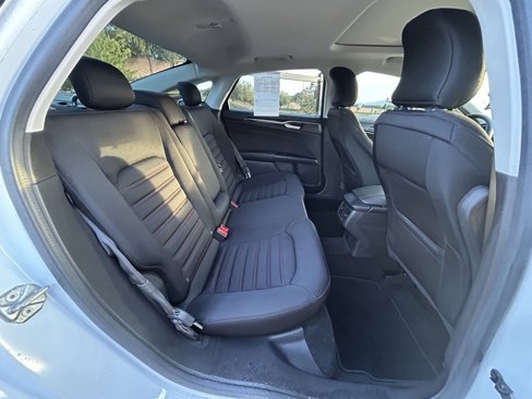 Used 2015 Ford Fusion SE image 30