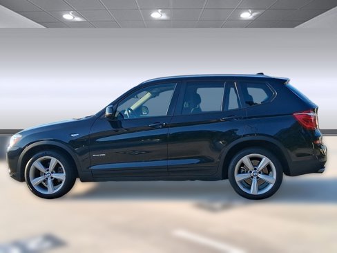 Used 2017 BMW X3 sDrive28i image 2