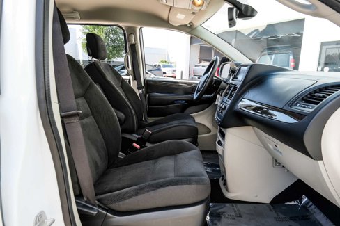 Used 2019 Dodge Grand Caravan SE image 28