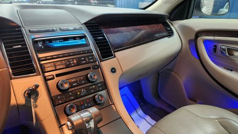 Used 2010 Ford Taurus Limited image 29