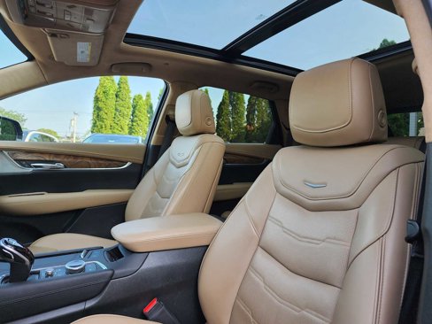 Used 2021 Cadillac XT5 Premium Luxury w/ Platinum Package image 6