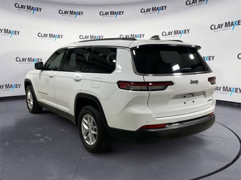 Used 2023 Jeep Grand Cherokee L Laredo image 3