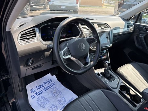 Used 2024 Volkswagen Tiguan SE image 31