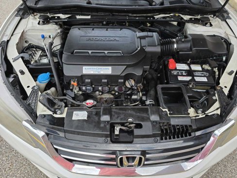 Used 2014 Honda Accord Touring image 15
