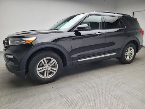 Used 2022 Ford Explorer XLT w/ Equipment Group 202A image 2